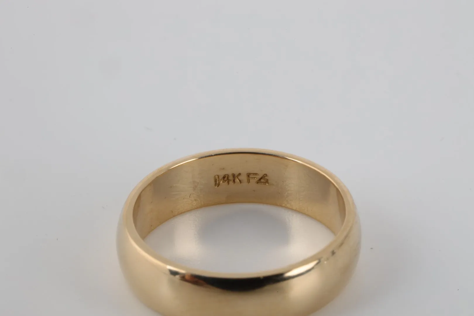 14k Yellow Gold Wedding Band Ring Size 6 (4.4g)