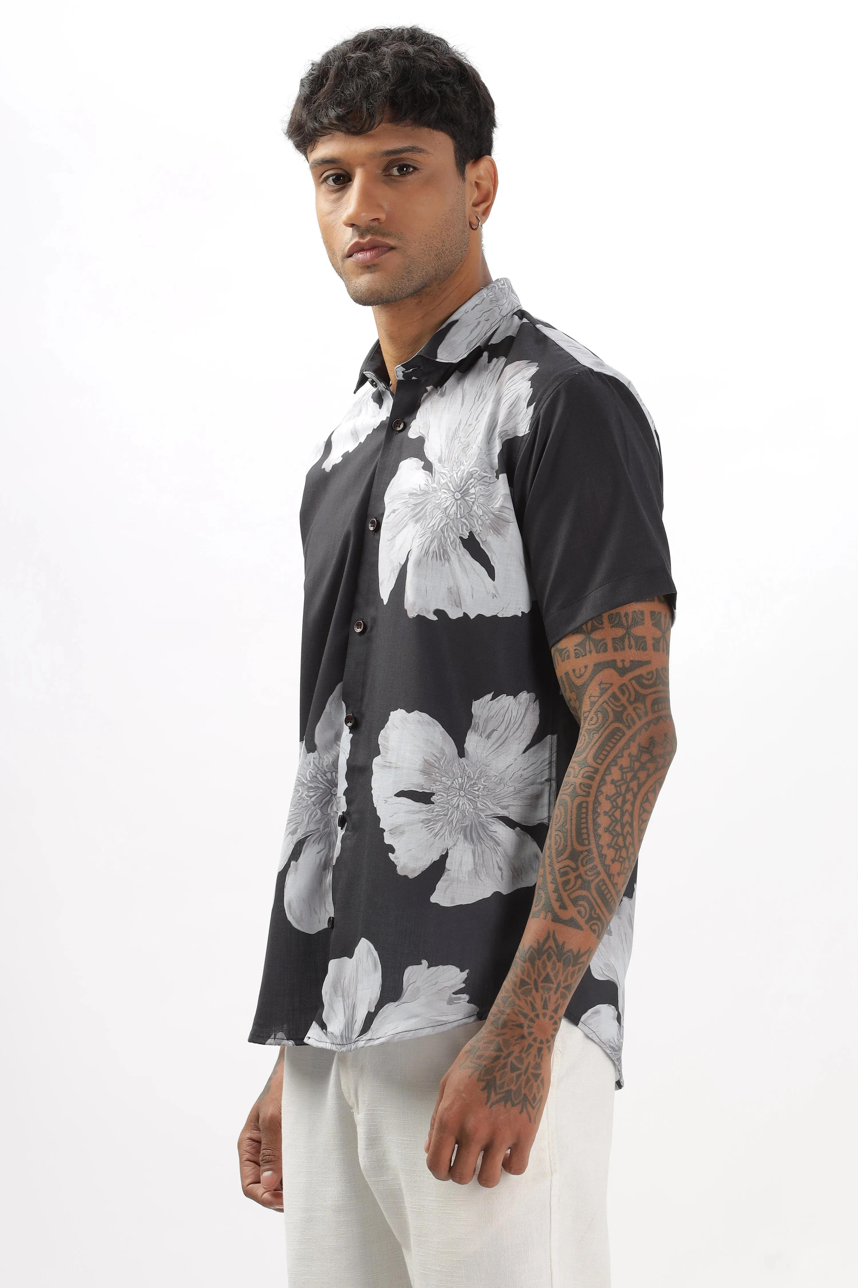 Black big flower printed shirt