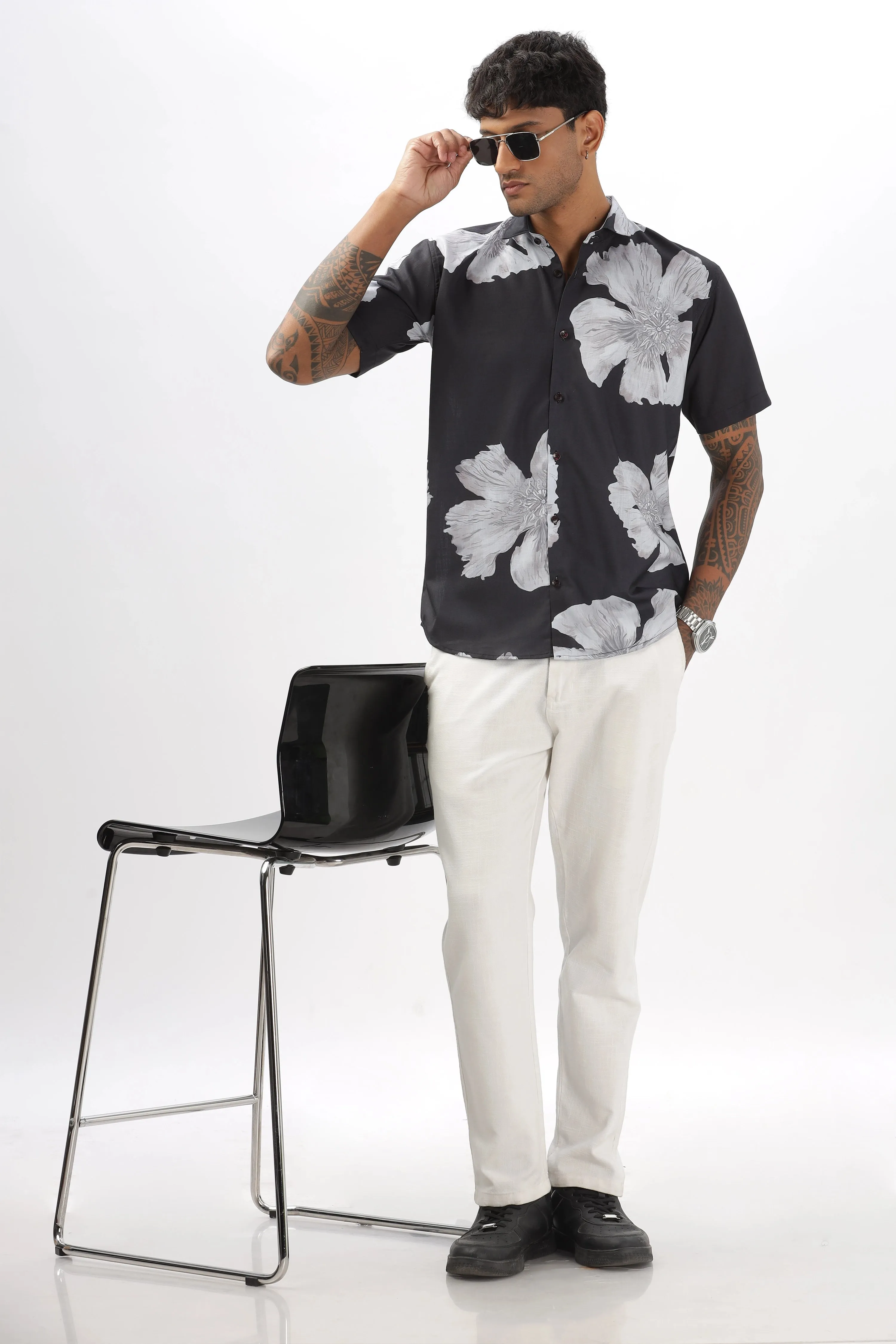 Black big flower printed shirt