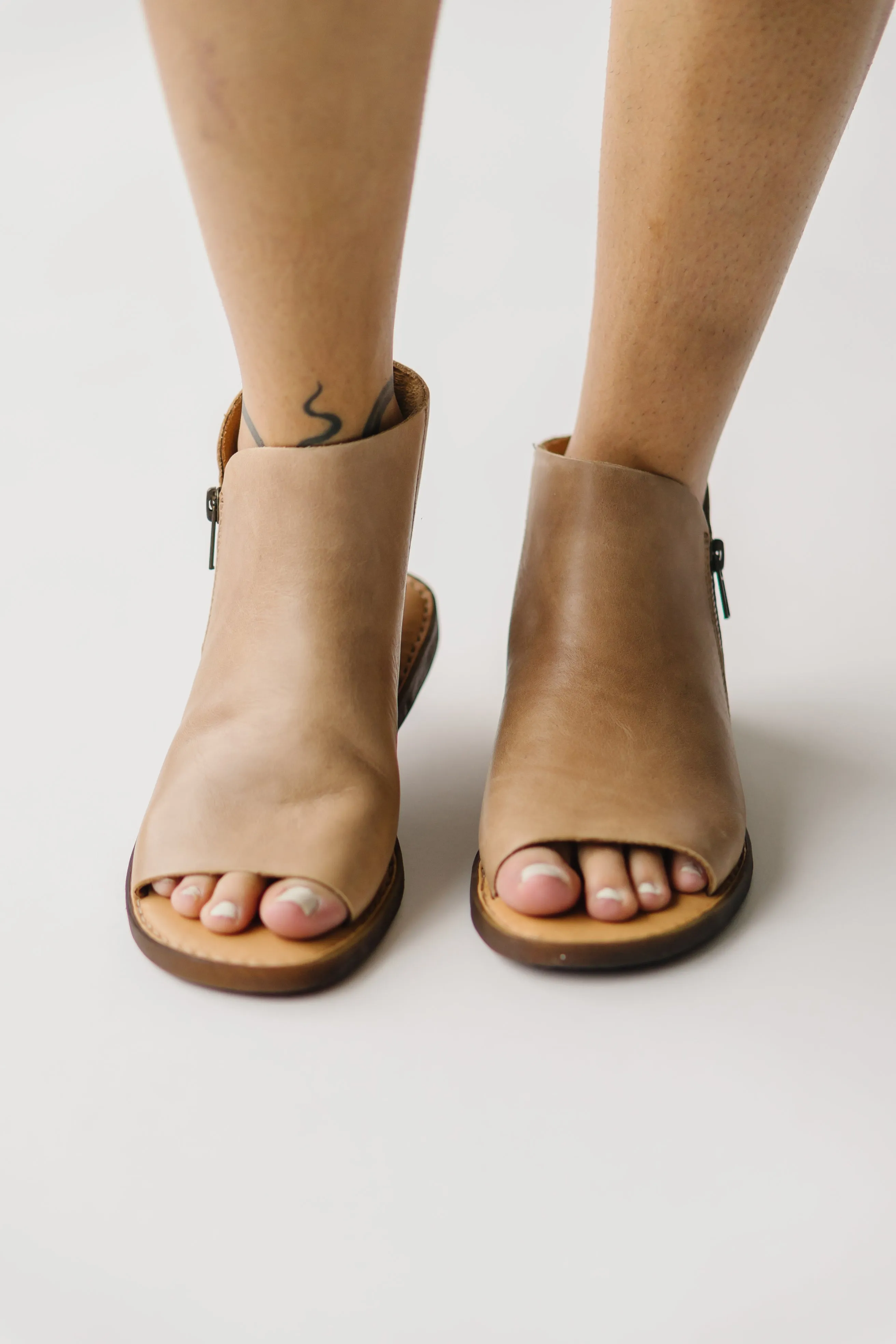 Born: Hazle Sandal in Natural