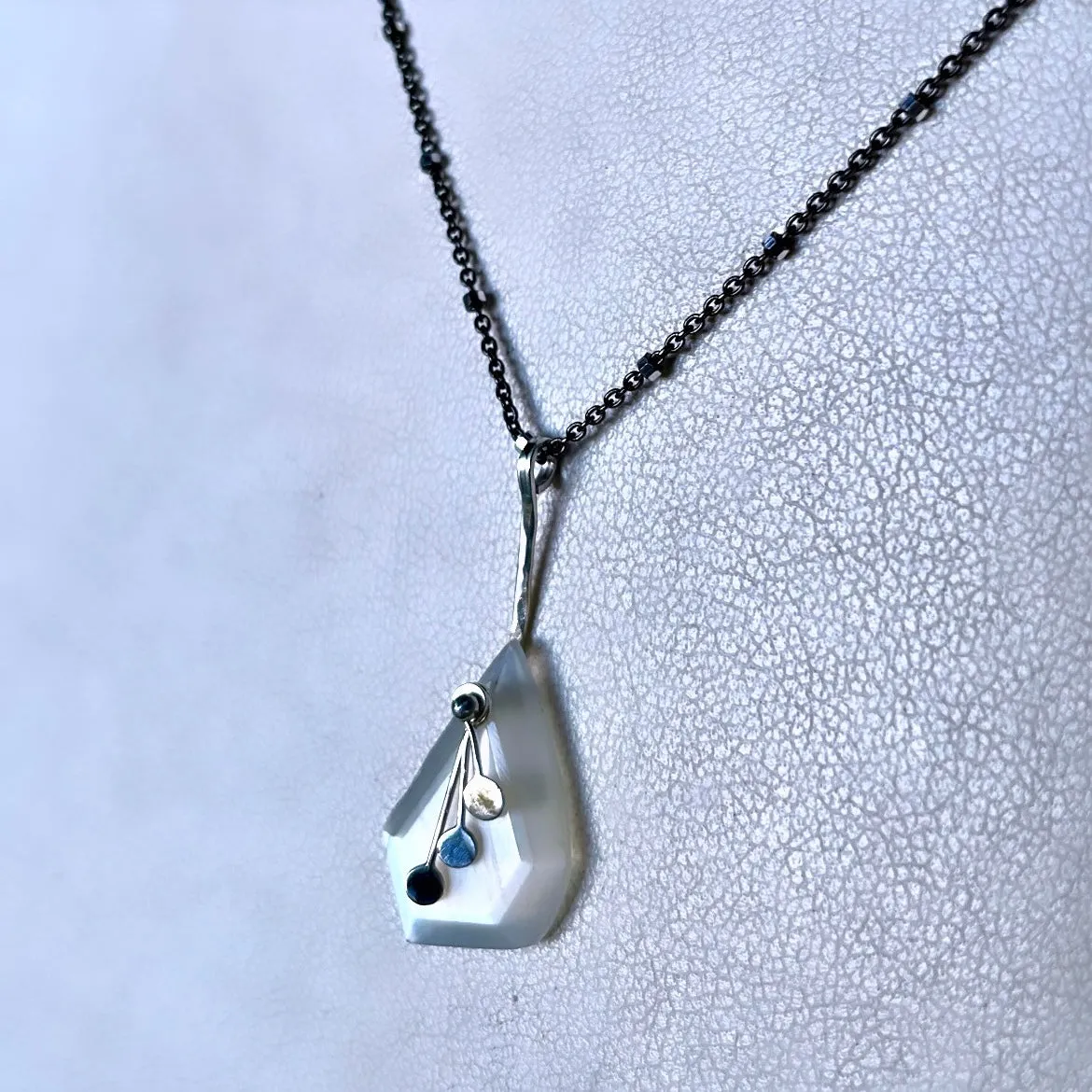 Pendulum dots small geo moonstone necklace